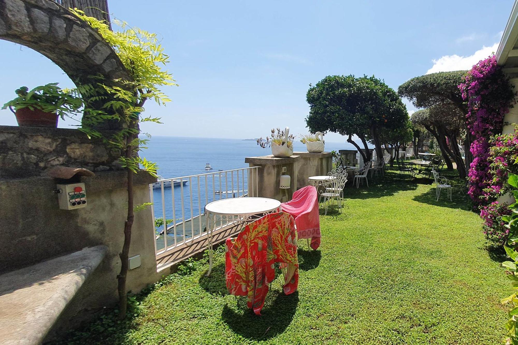 La Maliosa D' Arienzo Bed & Breakfast 3*